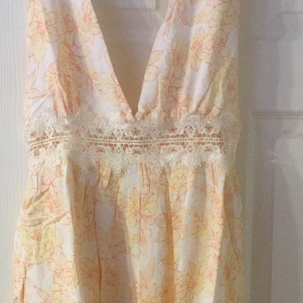 CREAM CROCHET DETAILED FLORAL ROMPER - Picture 5 of 8